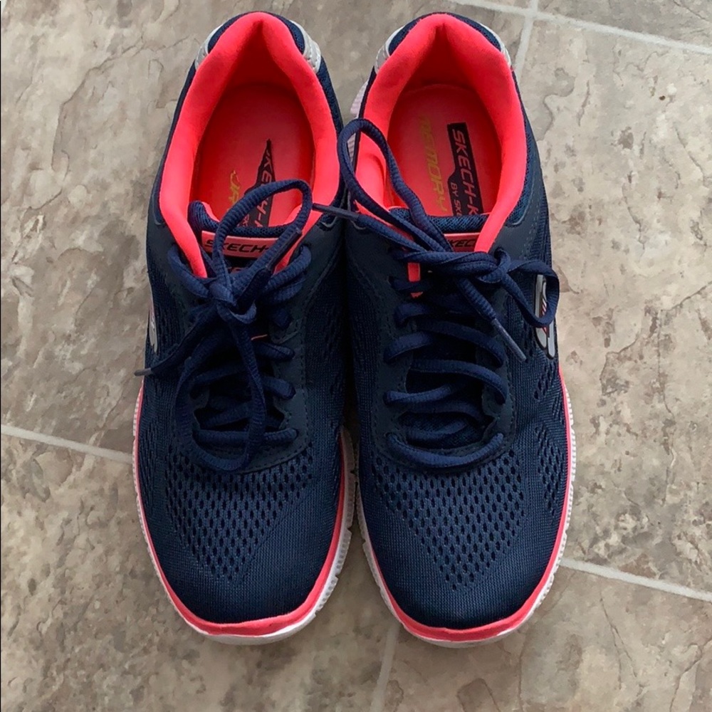 Skechers shoes - dry foam - Picture 2 of 5